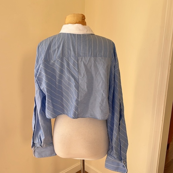 Zara medium blue contrast striped crop shirt . - Picture 3 of 6
